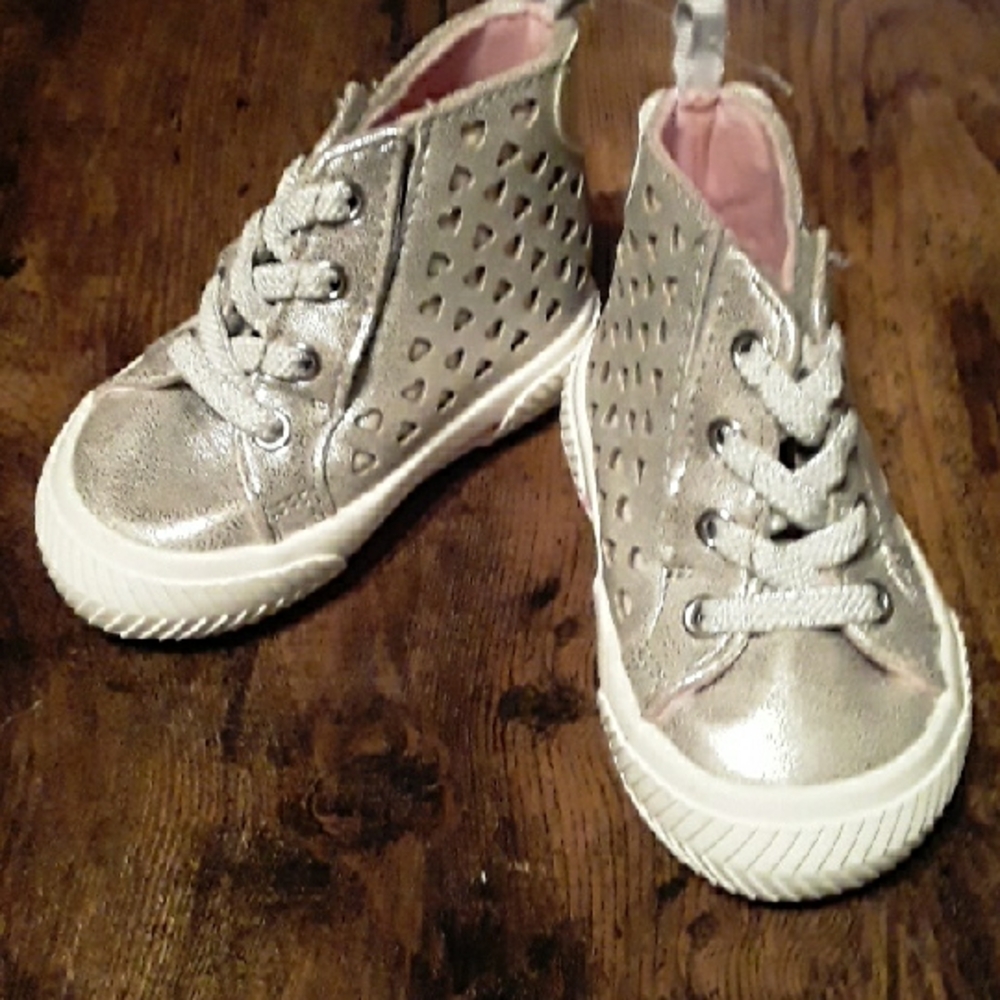 NWOT Girls Wonder Nation Infact Sz 2 Easy On Velcro Silver Hearts High Top Shoes